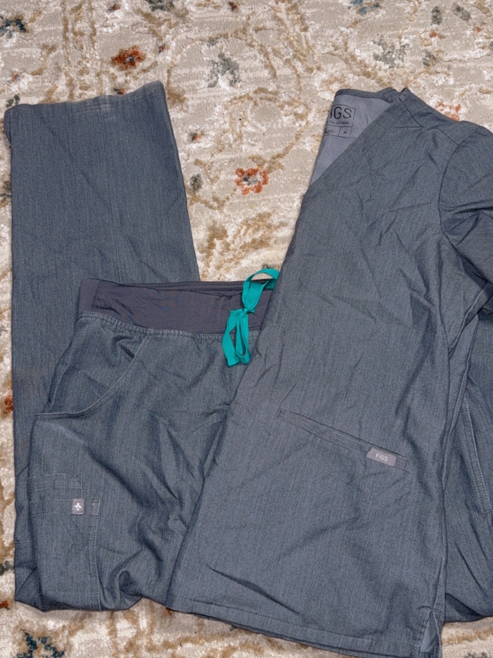 Figs size medium scrub set